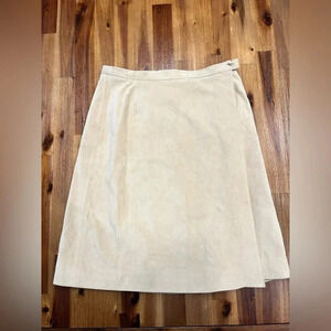 Gap tan lined Suede wrap Skirt womens size 4 button closure